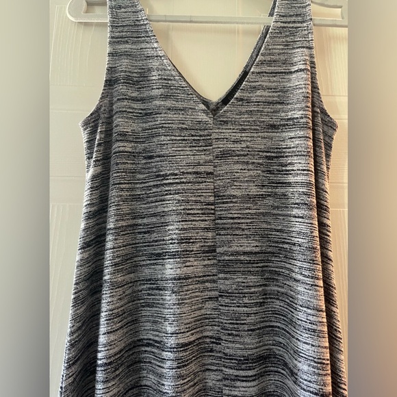 3/10$ Dynamite Size Medium Grey Dress (V neck) - Picture 2 of 5